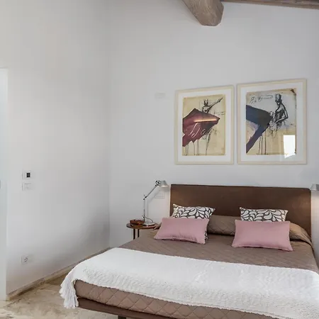 Velari In With Private Pool, Ac 볼테라