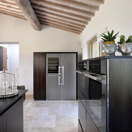 Velari In With Private Pool, Ac