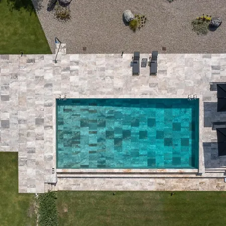 Velari In With Private Pool, Ac